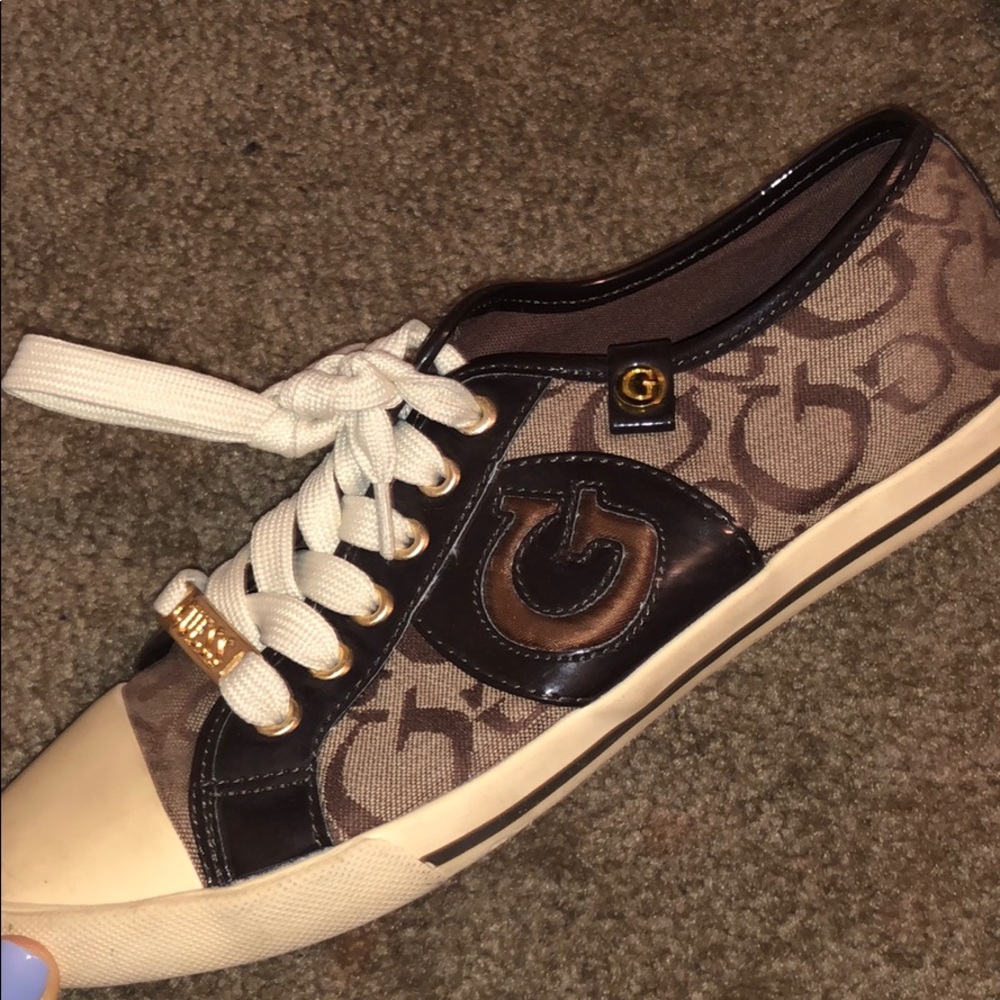 GUESS SHOES